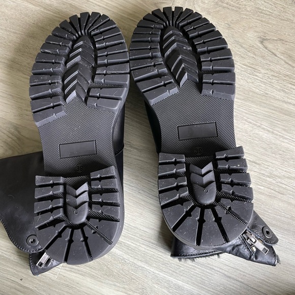 Avellini Leather, Shearling booty - Picture 7 of 9